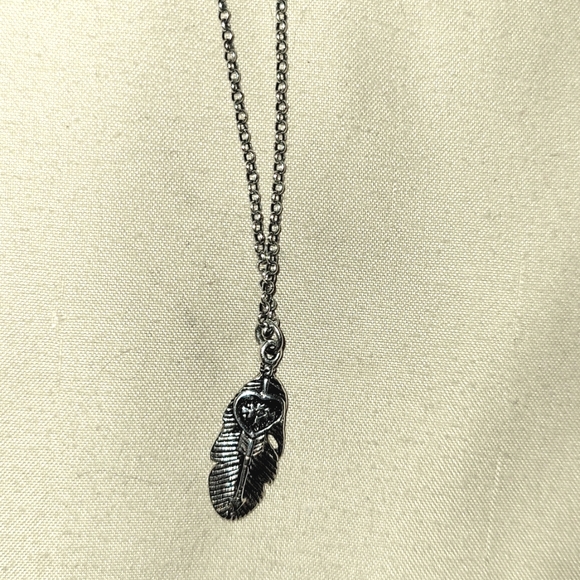 ❌️SOLD❌️SPELL : Feather Bracelet with Spell Box - Picture 3 of 4